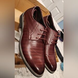 Brown Leather Oxford Shoes with Polished Finish